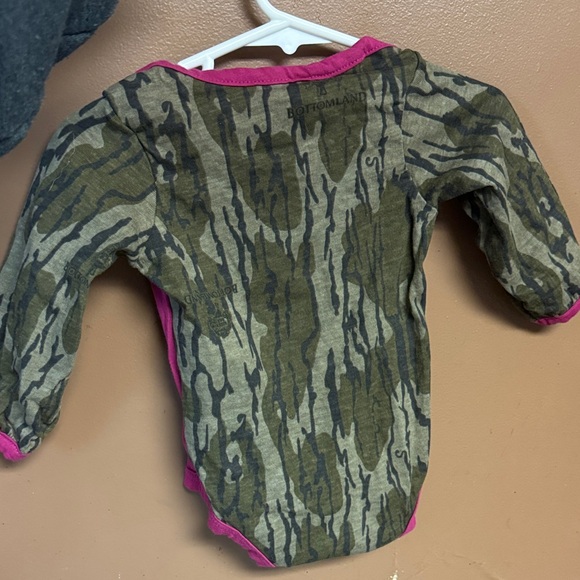 Carhartt Magenta Baby One-Piece with Camo Sleeves - Picture 2 of 3